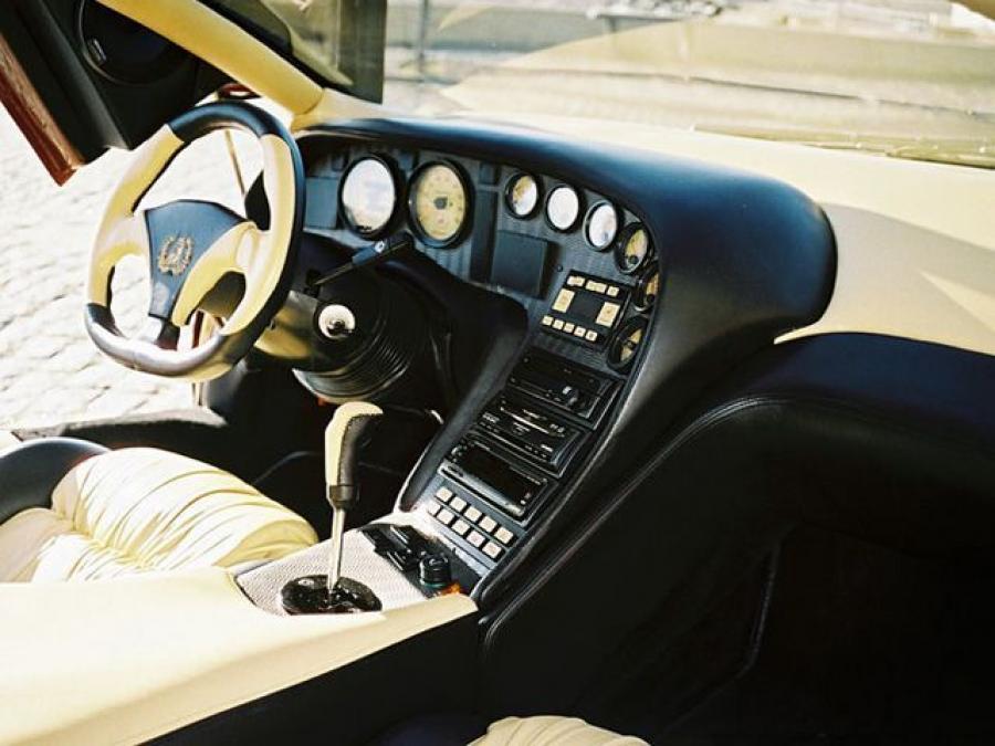 Интерьер Lamborghini Diablo Coatl 2000 года  (фото 3 из 6)
